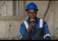 Mamadou Yero Diallo, un jeune entrepreneur engagé pour moderniser la plomberie à Lambayi.   