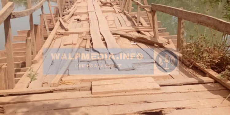 Boké : à Lambanyi, la colère monte face au retard interminable du nouveau pont.