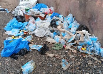 Kissidougou : un dépôt sauvage envahit le stade préfectoral Jean Djibril Lenaud.