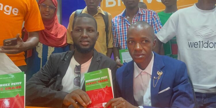 Dédicace du livre « Commencez petit, pensez grand » : Mamadou Saliou Baldé livre un puissant message d’espoir à la jeunesse à l’UNC