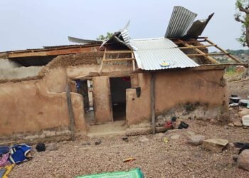 Mali : de violentes intempéries décoiffent une vingtaine d’habitations à Doguel Sigon.