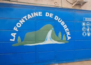 Dubréka : un violent incendie ravage une usine de fabrication d’eau minérale   