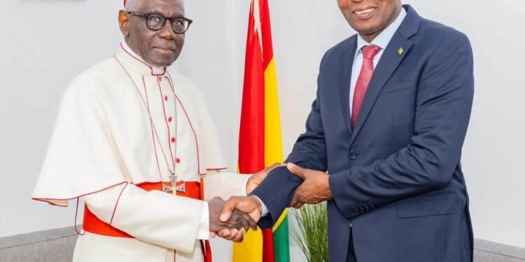 Bah Oury reçoit le Cardinal Robert Sarah : un échange autour de la Guinée et de son avenir