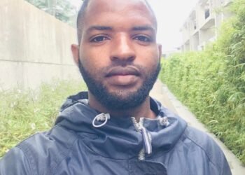 Côte d’Ivoire : un jeune Guinéen emprisonné après une livraison de maillots présumés contrefaits des Éléphants