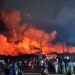N’Zérékoré : un violent incendie ravage le grand marché et cause d’importants dégâts.