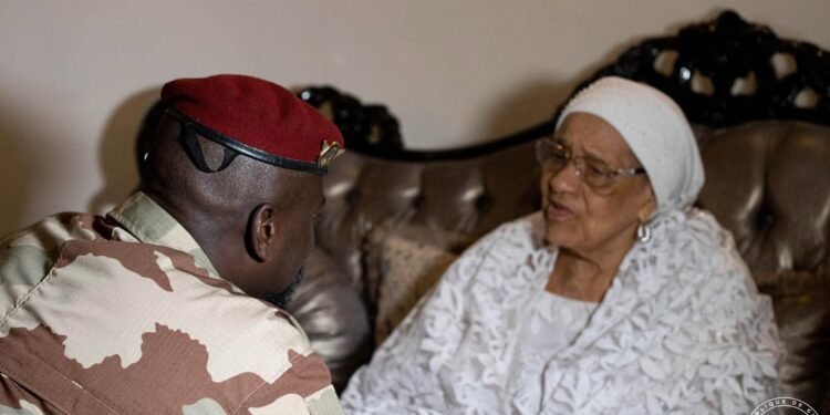 Disparition d’Hadja Andrée Touré : le chef de l’État évoque une « part vivante de notre mémoire nationale »