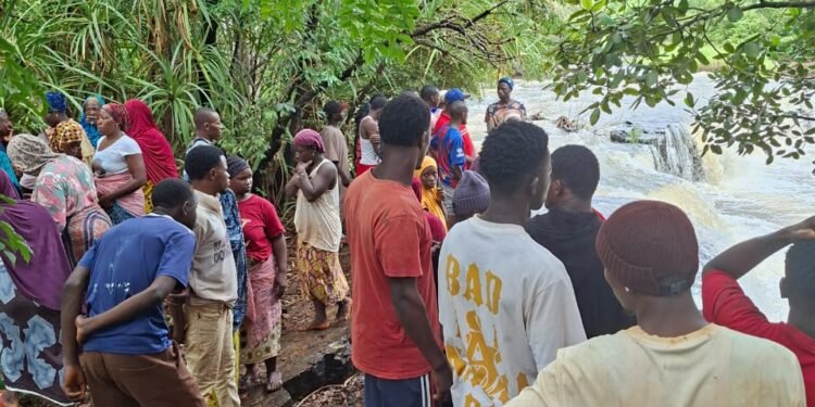 Labé : le corps de Mamadou Saliou Diallo retrouvé dans la rivière Komba après plus de 24 heures de recherches
