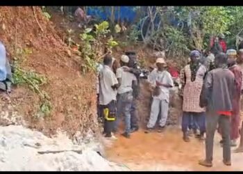 Labé : après 48 heures de recherches, le corps de Boubacar Diallo demeure introuvable sous les décombres de l&rsquo;éboulement de Sempetin   