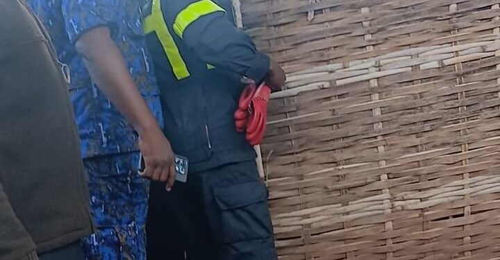 Labé : un nouveau-né retrouvé vivant dans les toilettes d’une concession à Doguora, une enquête ouverte pour retrouver la mère