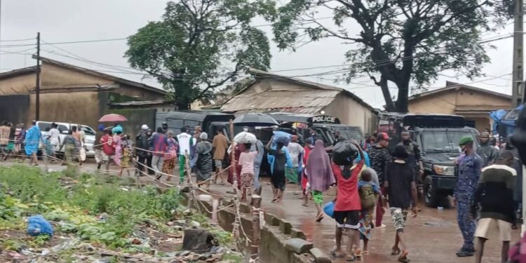 Dar-Es-Salam : des habitants et des victimes de l’éboulement relogés