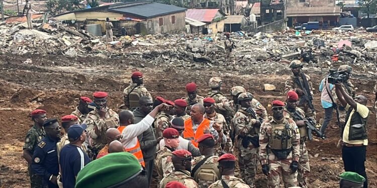 Dar-Es-Salam : Mamadi Doumbouya se rend sur le site du drame