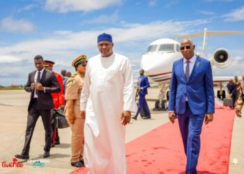 Adama Barrow à Conakry pour renforcer les liens avec la Guinée