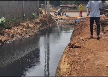 Simabaya Escalier : un fossé à ciel ouvert inquiète les riverains