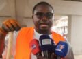 Salubrité en Guinée : Ousmane Bindi Diallo, un jeune engagé pour des espaces publics plus propres 