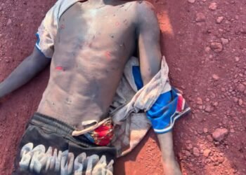 Macabre découverte à Banankoro : Un homme retrouvé mort sans papiers ni famille connue