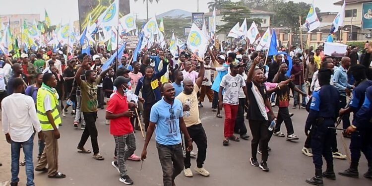 RDC : la marche de l’opposition stoppée à Kinshasa, Fayulu dénonce une répression   