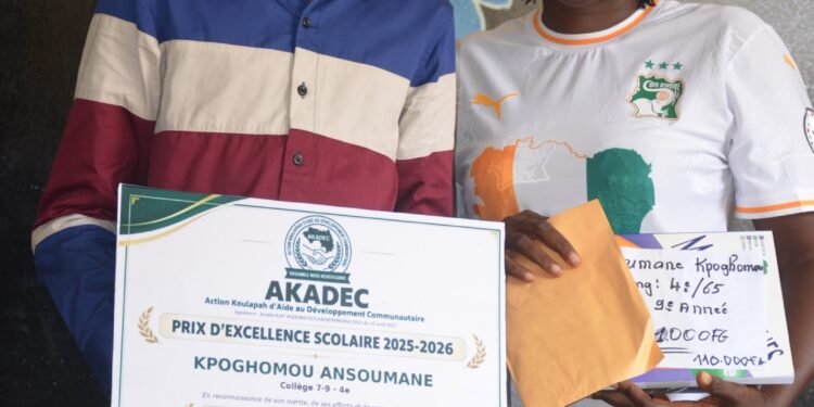 ÉDUCATION | L’ONG AKADEC RÉCOMPENSE LES MEILLEURS ÉLÈVES DE SA COMMUNAUTÉ RÉSIDANT À CONAKRY
