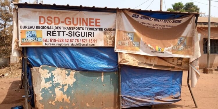 Siguiri : le service DSD-Guinée accusé de surfacturation et de rétention de cartes grises   