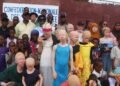 Sangoyah : Des enfants atteints d&rsquo;albinisme reçoivent des kits scolaires, un geste qui redonne espoir   