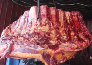 Conakry : Le kilo de viande à 80 000 GNF, un boucher brise le silence et désigne le vrai coupable   