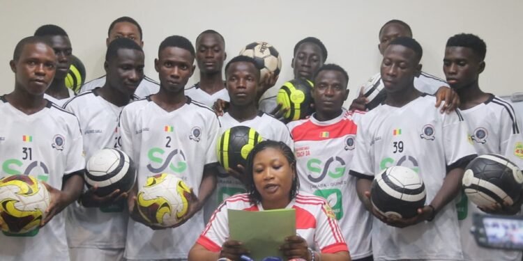 Jaguar Académie Guinée : La direction offre du matériel et lance la saison 2026-2027 sous le signe de l&rsquo;excellence
