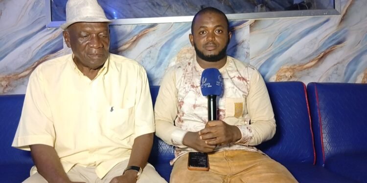 Abdoulaye Breveté à cœur ouvert : 50 ans de scène, un nom né d&rsquo;une bague et une carrière sans regret   